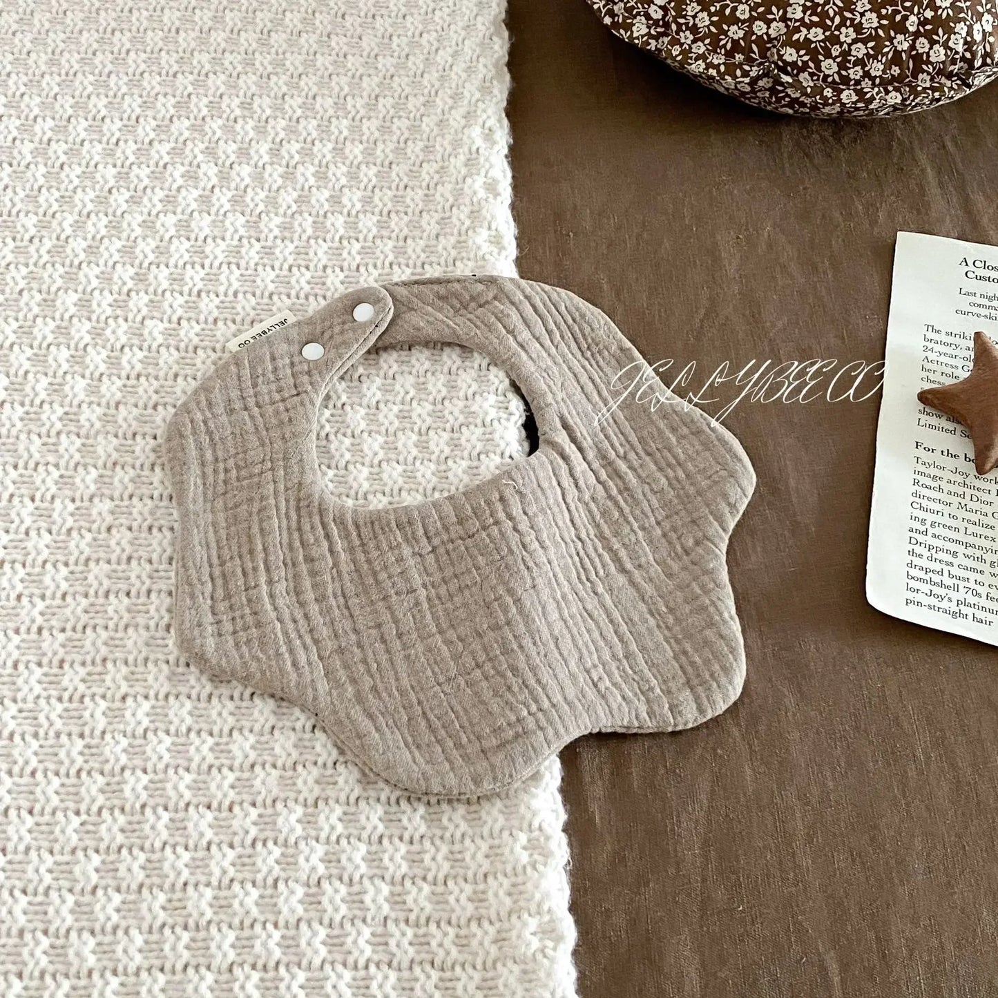 Bavoirs bébé en coton 🧵 — Dentelle & Unisexe