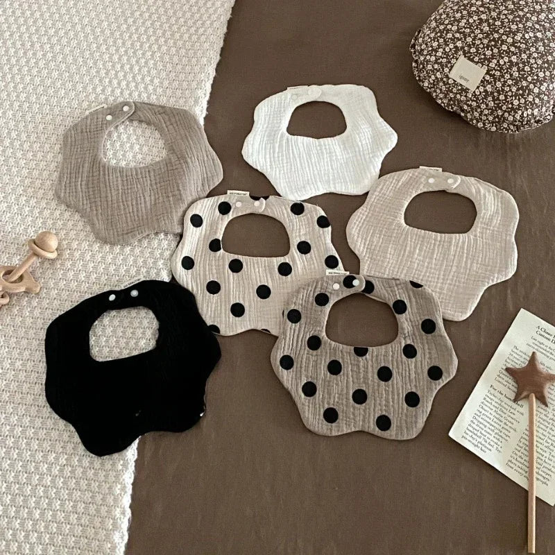 Bavoirs bébé en coton 🧵 — Dentelle & Unisexe