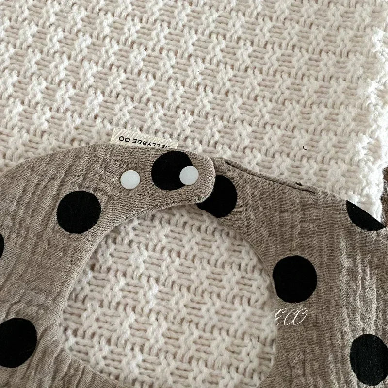 Bavoirs bébé en coton 🧵 — Dentelle & Unisexe